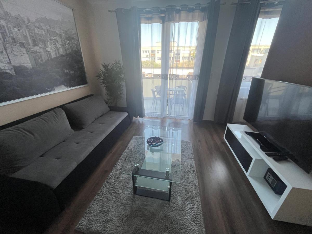 Mega Sale - Book Now - Corvin Royal Apartments Будапешт Екстер'єр фото